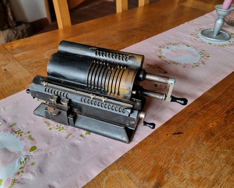 Odhner Rechenmaschine Sprossenrad Antik Deko Vintage alt selten in Süderstapel