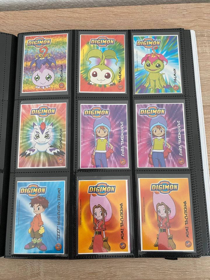 Original Digimon Karten 1999 Bandai Ordner Sticker deutsch in Melsungen