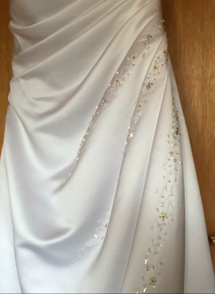 Brautkleid Kleid Marie Bernal Weiß Glitzer NP1100€ in Gießen