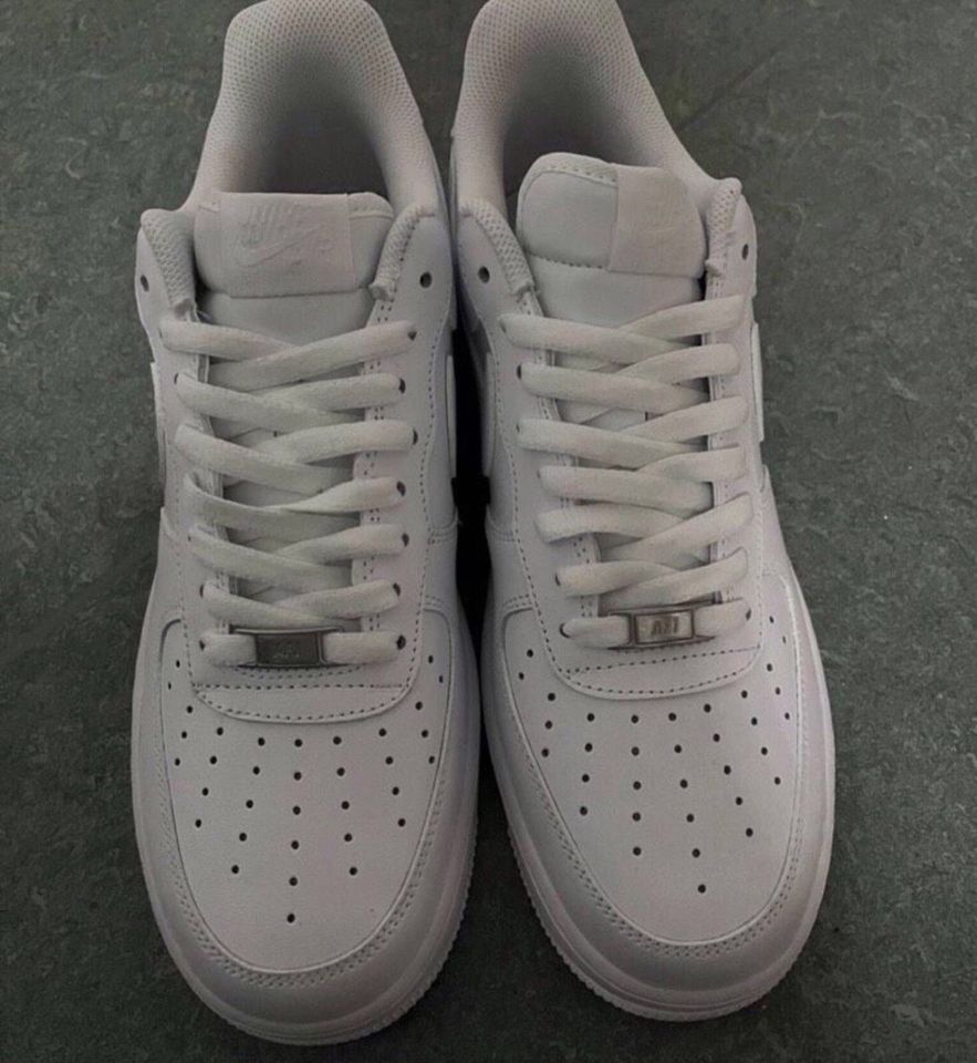 Nike Air Force Weis 40 in Ludwigshafen