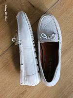 Schuhe Tamaris Moccasin Bootsschuh Slipper Gr.42 Leder NEU Hessen - Beselich Vorschau