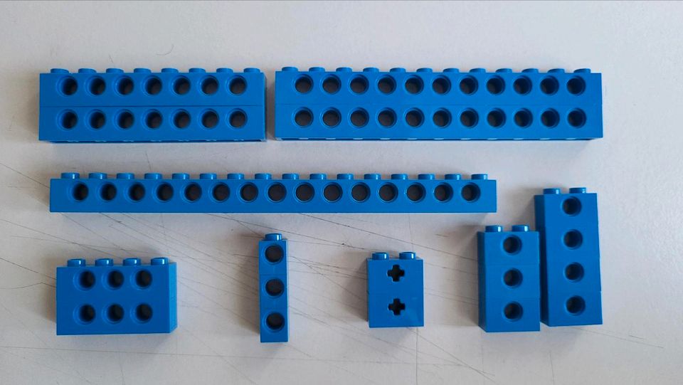 Lego Technic Lochbalken blau 3895 3703 3702 3701 32064 3700 6541 in Dresden