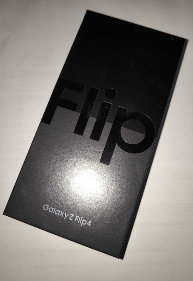 Samsung Galaxy Z Flip4 128GB in Papenburg