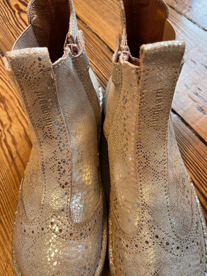 WIE NEU: Bisgaard Stiefeletten Chelsea Boots Goldglitzer Gr. 36 in Hamburg