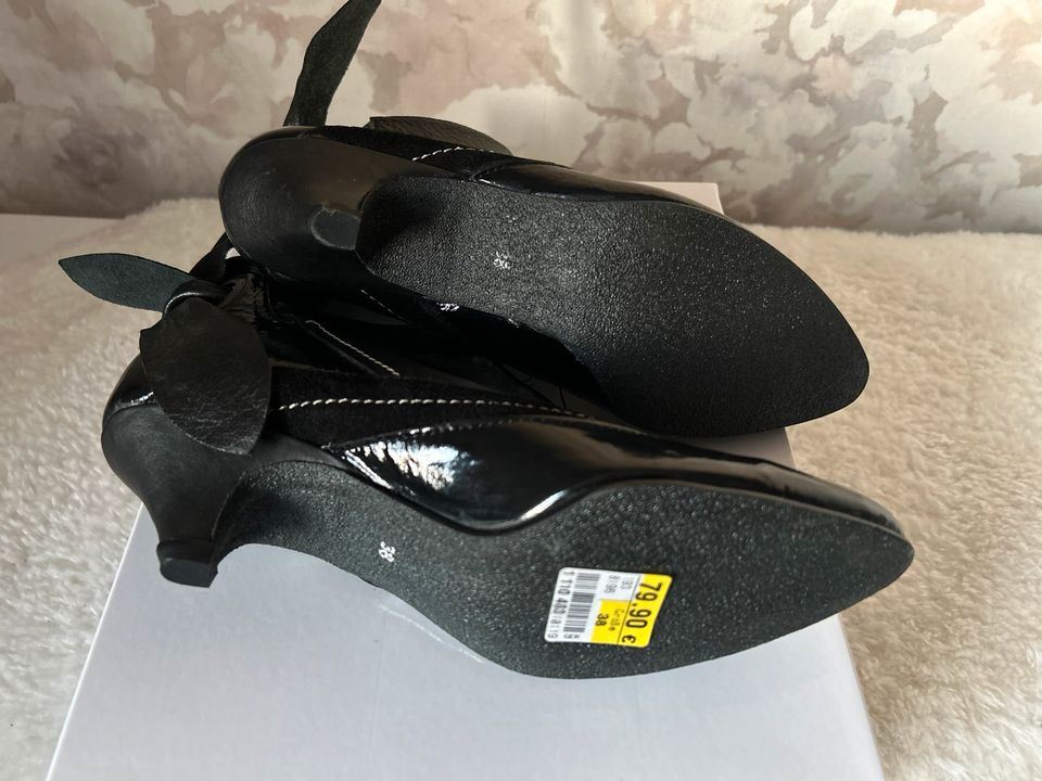 NEU Stiefeletten schwarz glänzend Velours Schleife in Porta Westfalica