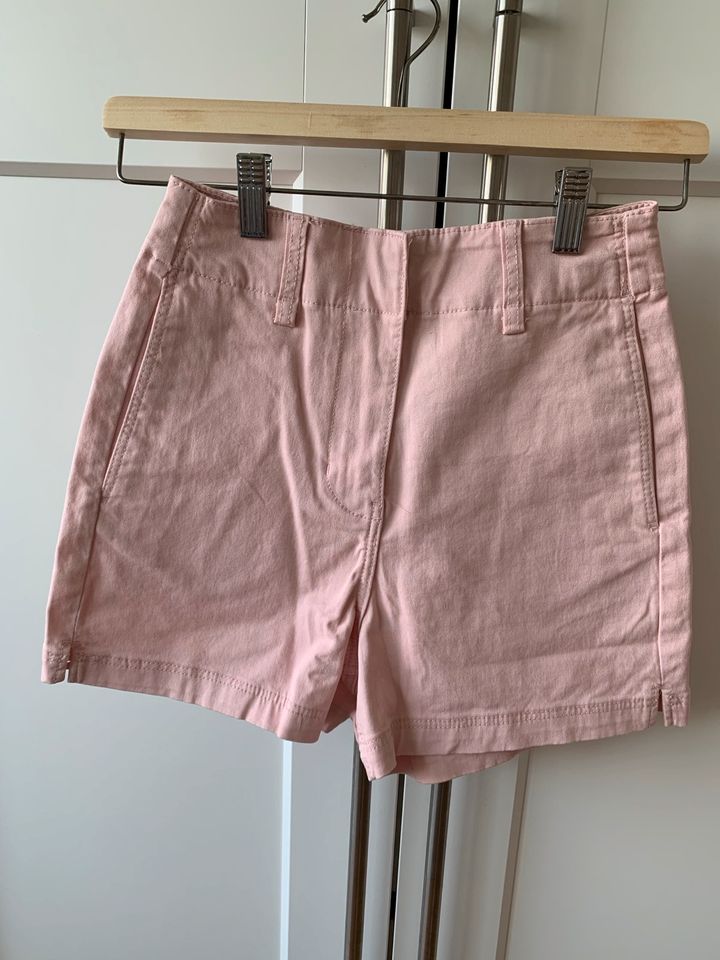 High Waist Shorts Rose H&M 32 neu in Eckernförde