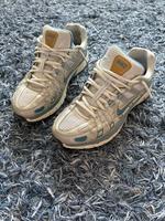 Nike p-6000 Blau / Gold / Weiß in Größe 44 Baden-Württemberg - Philippsburg Vorschau