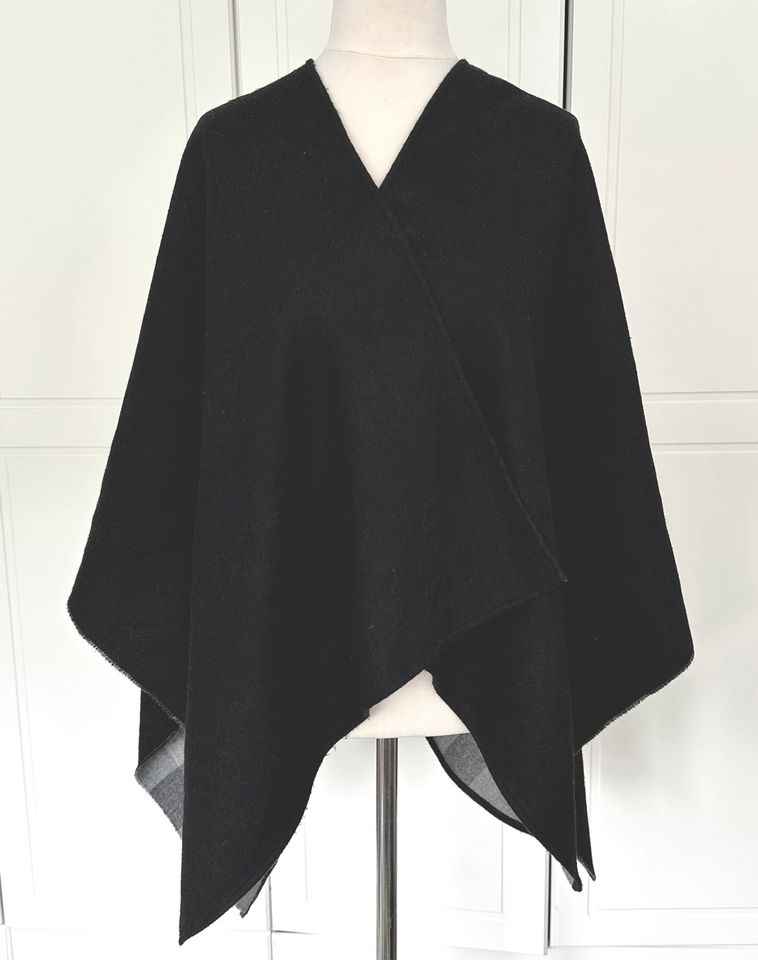 Burberry Poncho Cape Kaschmir Kaschmircape Wendecape in Gerlingen