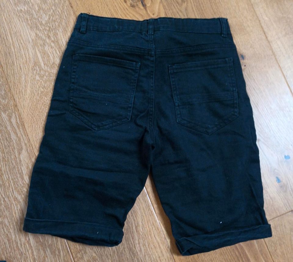 Jeans Short Jungen Größe 152 in Ummendorf