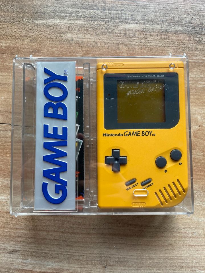 Nintendo Gameboy Classic mit Acrylbox in Augsburg