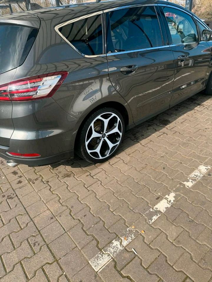 Ford s max galaxy Mondeo 245/35 /20 zoll 95V in Magdeburg