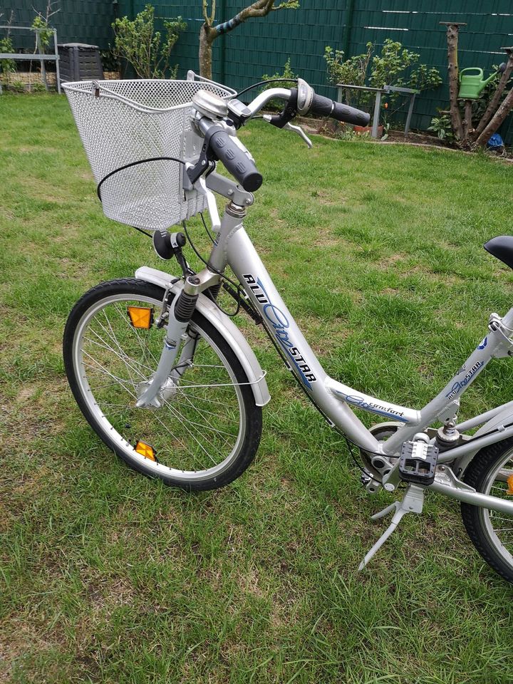 Charme auf zwei Rädern: schönes Fahrrad zu verkaufen Rad in Cloppenburg