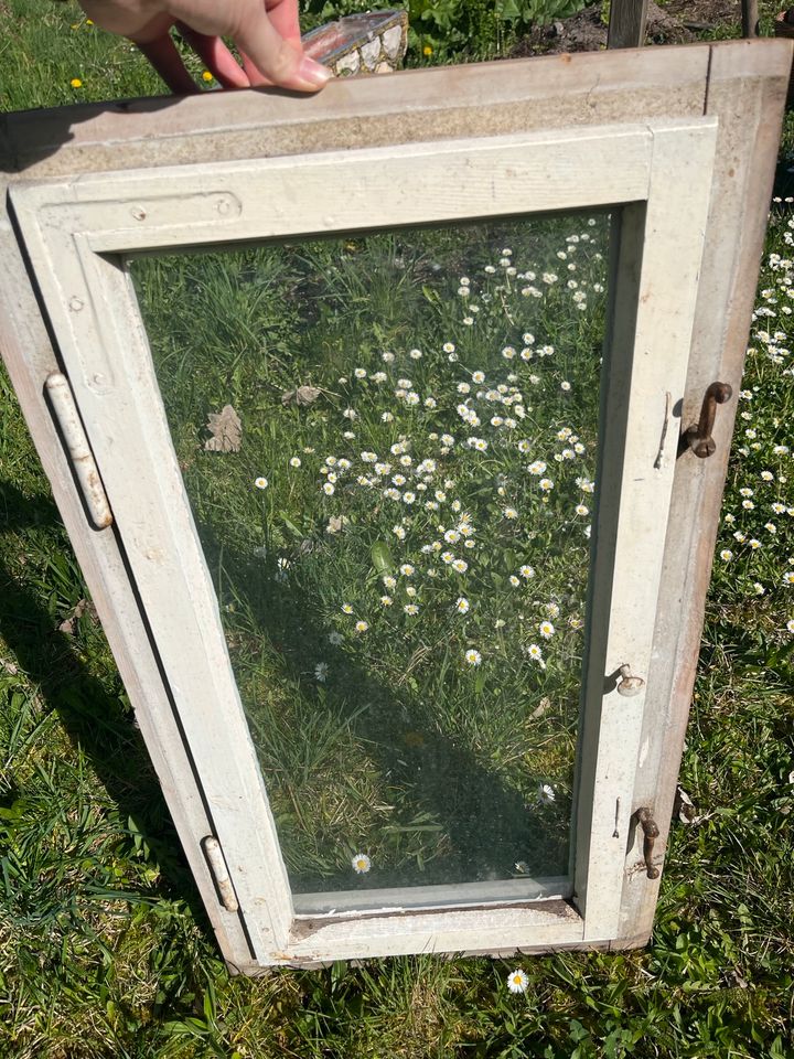 Vintage/Sehr alte Fenster für Dekoration (Einzeln verfügbar) in Althütte