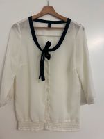 Weiße Bluse Hemd mit schwarzer Schleife Details von Vero Moda Düsseldorf - Eller Vorschau