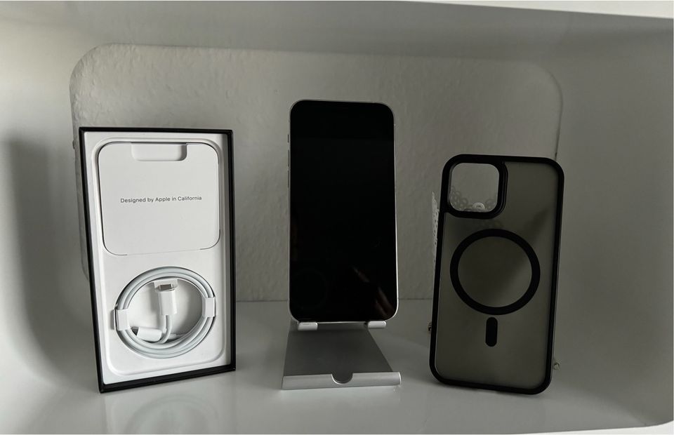 iPhone 12 256 GB Silber weiß in Berlin