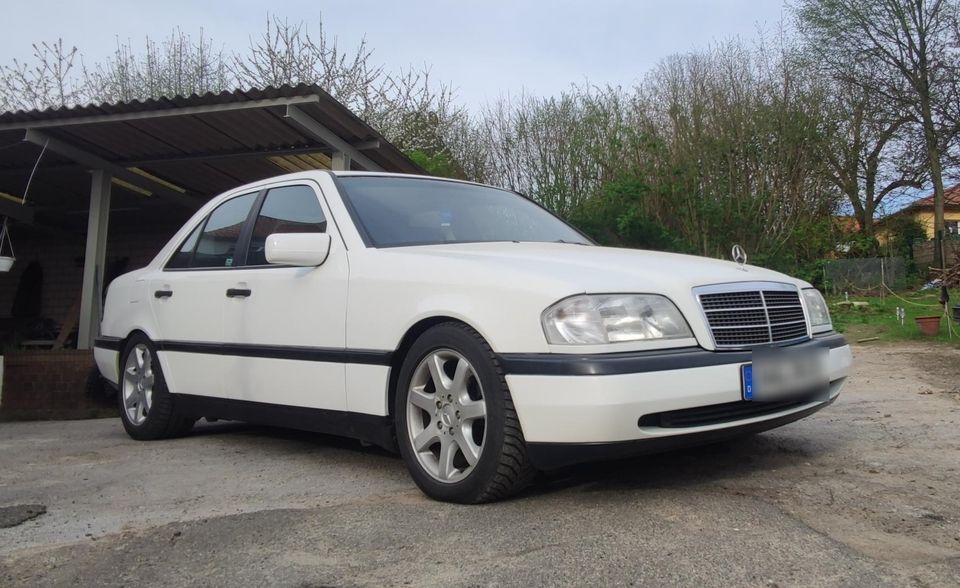 Mercedes C180 in Osterode am Harz