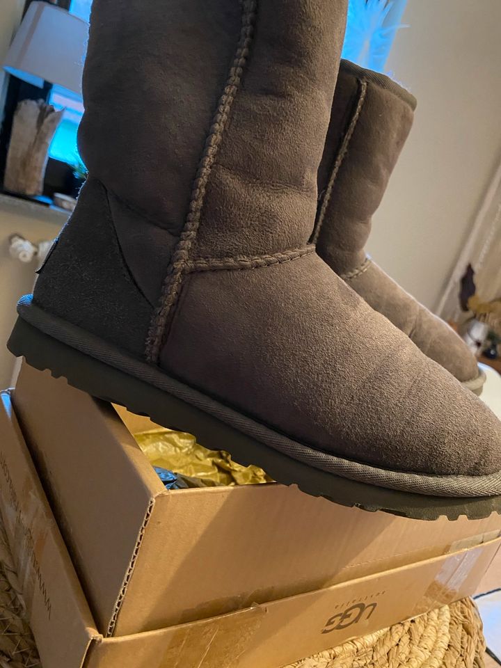 UGG Boots Stiefel grau gr 37 in Marpingen