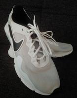 Nike Legend Essential Turnschuhe Größe 42,5 Bayern - Kaufbeuren Vorschau