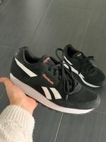 Reebok Turnschuhe Sneaker 39 schwarz NEU Rosegold Hessen - Kassel Vorschau