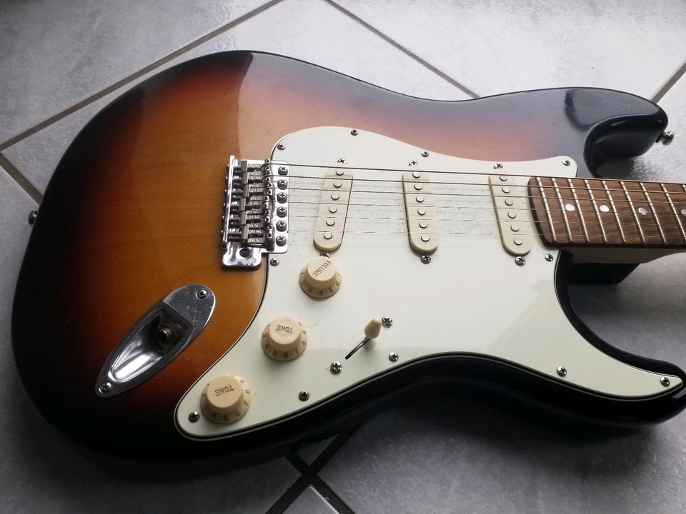 (Fender) Stratocaster sunburst - Markus Quenzel Custom Guitar in Petersberg