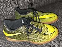 Nike Hallenschuhe Gr. 38 US5,5 gelb/grün schwarz Brandenburg - Premnitz Vorschau