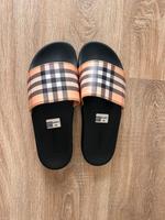 Burberry slides Frankfurt am Main - Nordend Vorschau