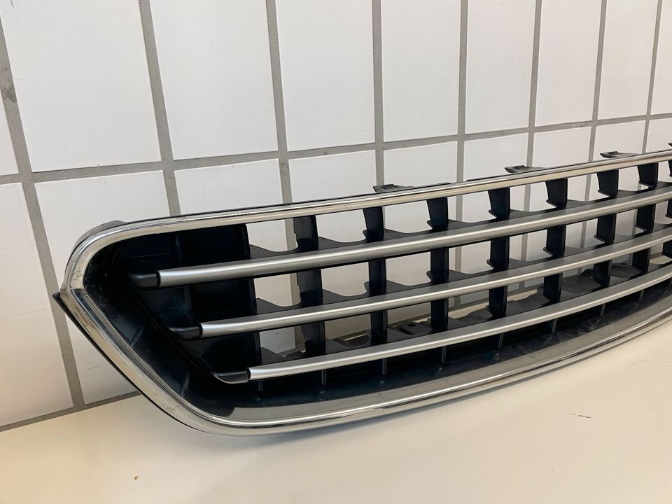 Mini One Cooper R60 Kühlergrill 9807711 in Lage