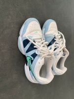 Nike Indoor Tennis Schuhe 36 Baden-Württemberg - Leonberg Vorschau