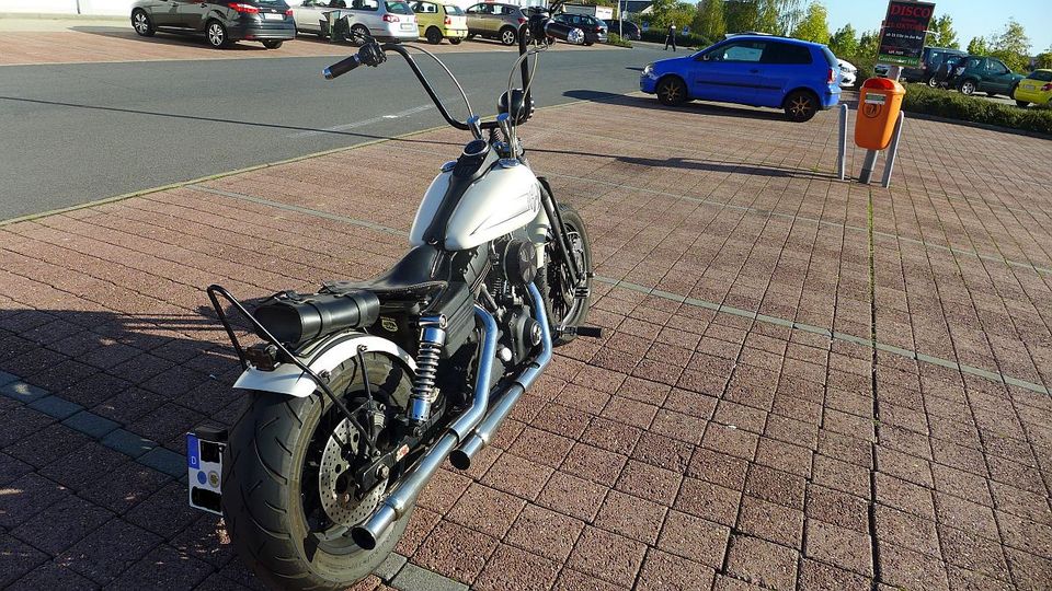 Harley Davidson Dyna Street Bob Springer Umbau Custombike in Käbschütztal