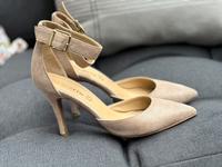 Tamaris High Heels Gr. 39, beige, Leder, top Zustand !! Berlin - Tempelhof Vorschau