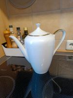 Teekanne weiß mit Goldrand zu verschenken München - Laim Vorschau