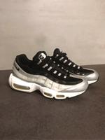 Reflektierende Nike AirMax in Gr. 38 Dresden - Niedersedlitz Vorschau