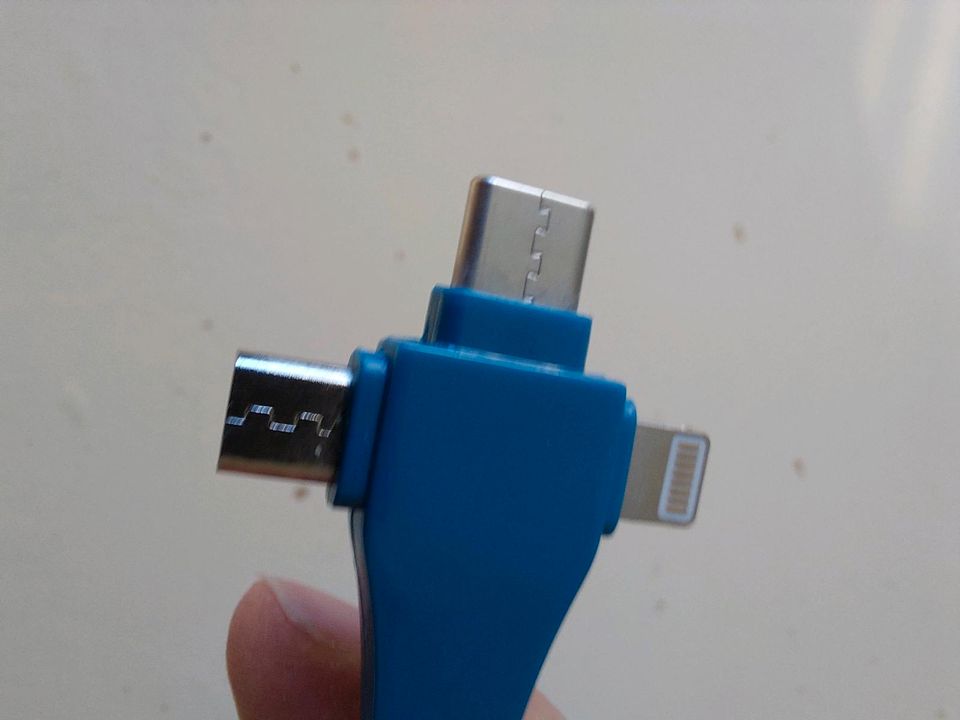 Spiegelburg: Handy/USB Ladekabel, 3 versch. Anschlüsse ***NEU in Dresden