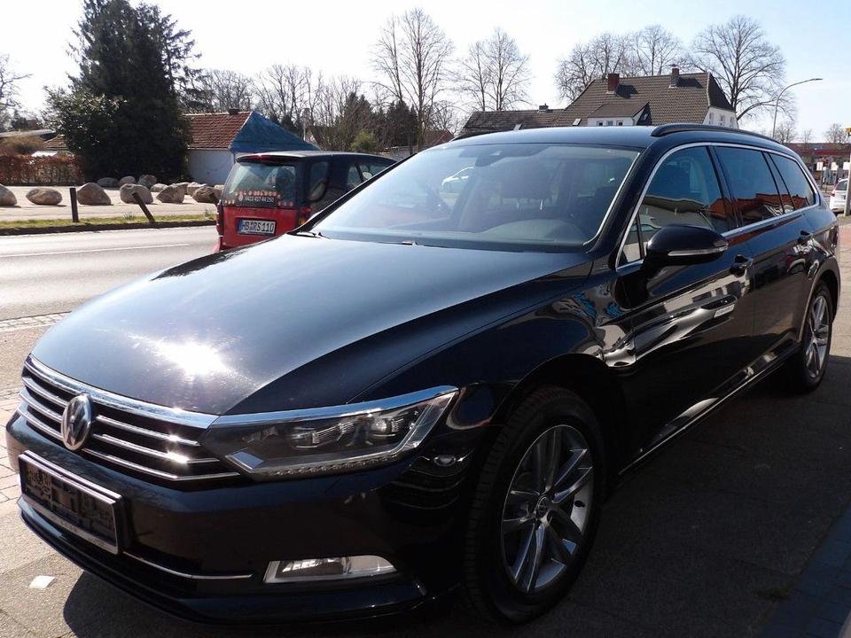 Volkswagen Passat Variant Comfortline DSG LED Massage Navi in Bremen