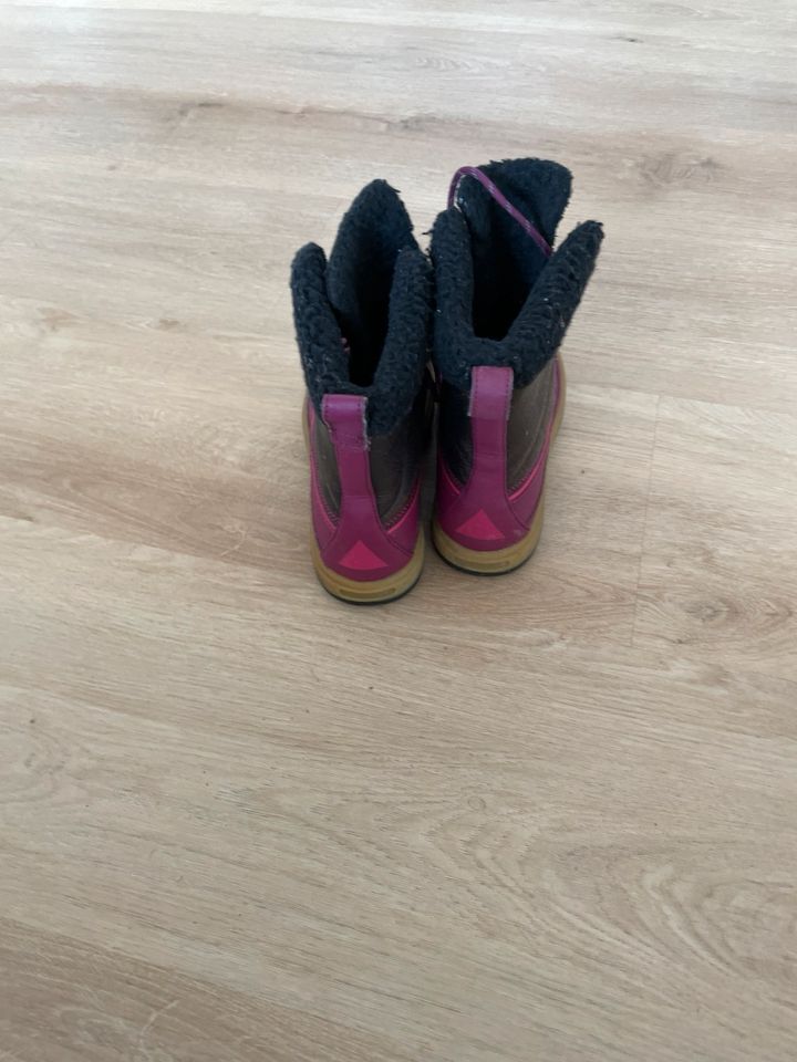 Boots Winterschuhe Nike in Velbert