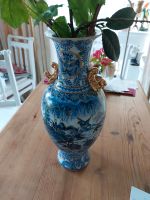 Alte  Blumenvase mit goldfarbenen Verzietungen Wandsbek - Hamburg Wellingsbüttel Vorschau