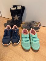 Sneaker, Hallenschuhe, Turnschuhe, Winterschuhe, Stiefel Größe 34 Nordrhein-Westfalen - Grevenbroich Vorschau