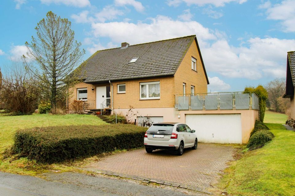 Geräumiges Wohnen: Gepflegtes 7-Zi.-Haus mit Garten am Wasserschutzgebiet in Wüsten in Bad Salzuflen