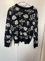 Schwarzer Pulli mit Pilzen Niedersachsen - Buxtehude Vorschau