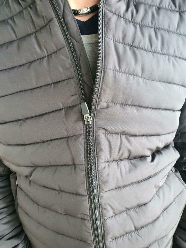 Neu Herrenjacke Jacke Steppjacke Gr. M in Bielefeld