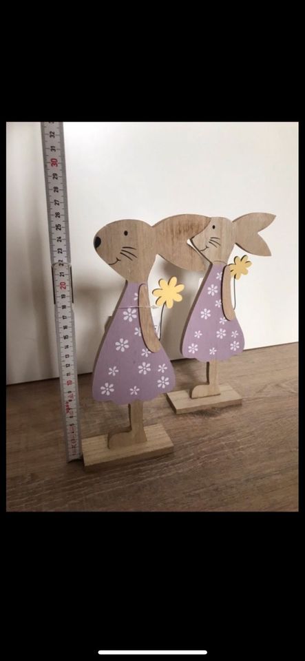 2 neue Osterhasen; ca. 25cm hoch in Soest