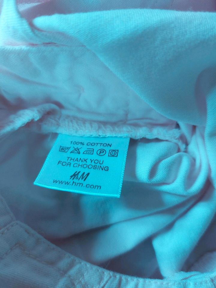 Latz-Jeans rosa kurz, Gr. 74, H&M in Nehren