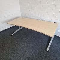 200 x Schreibtisch / Bürotisch / Arbeitstisch / Steelcase / Büroauflösung / Büromöbel / Tisch Hessen - Darmstadt Vorschau