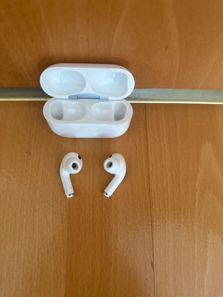 AirPods 2. Generation in Traunreut