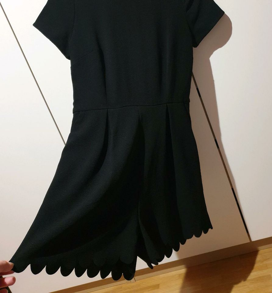 Amisu Damen kurzer Jumpsuit Gr. 34 in München