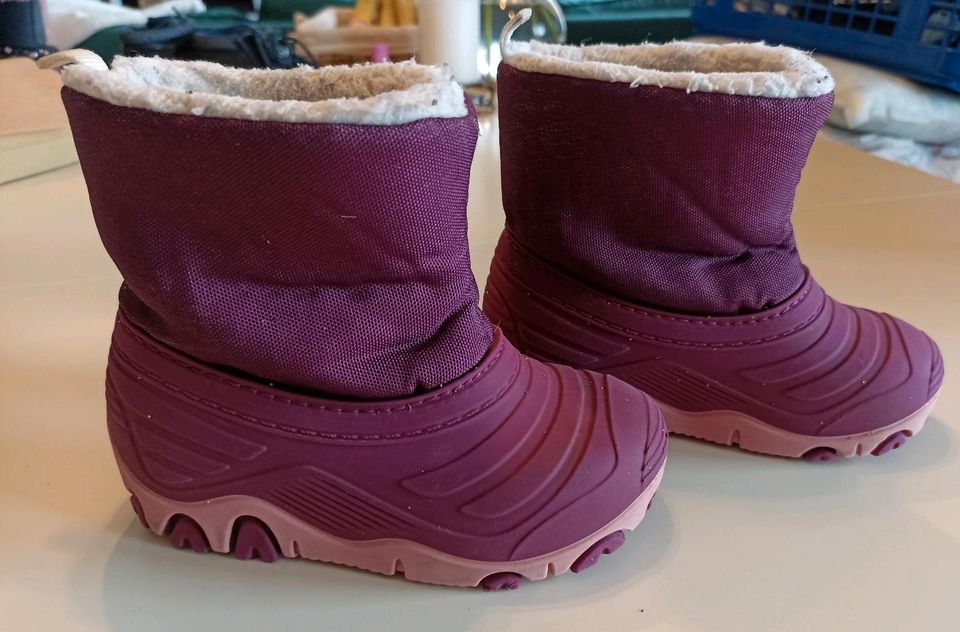 Schuhe Stiefel Boots Winter in Größe 24 und 25 Mädchen in Penzlin