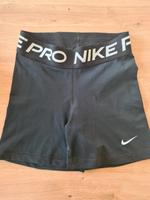 Zwei Sporthosen Tights Radlerhosen Gr. S/XS Nike Bayern - Schöllkrippen Vorschau