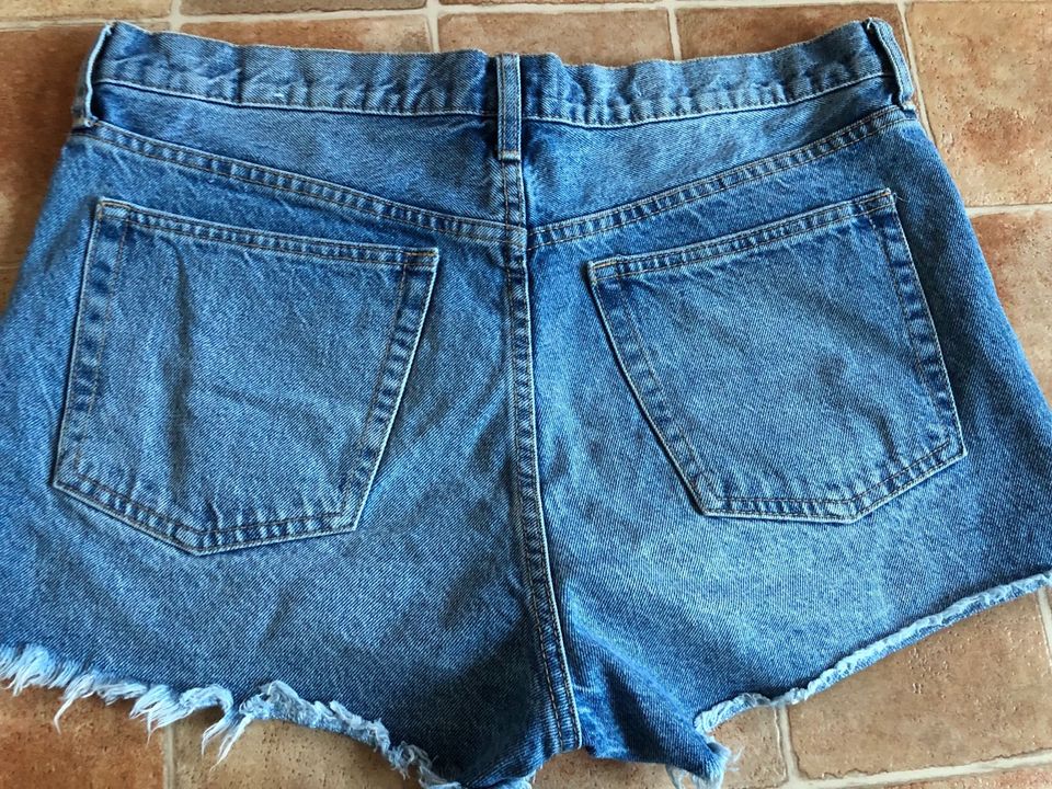 Damen Jeans Hose Gr. 42/XL Shorts Bermuda kurze Hose in Eilsleben