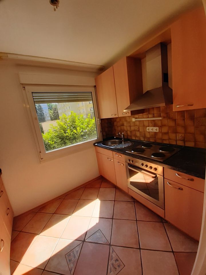 Geschmackvolle 2-Zimmer-EG-Wohnung,54 m², mit Balkon, Einbauküche in Regensburg