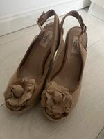 Valentino Garavani Pumps Größe 38 1/2 guter Zustand Nordrhein-Westfalen - Schwerte Vorschau